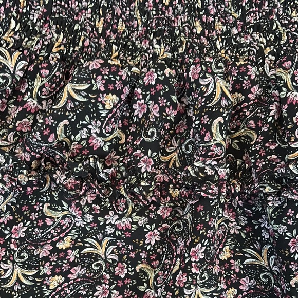 Floral Black and Pink Juniors Mini Skirt by Forever 21 ( size M) - Picture 2 of 4